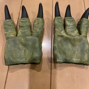 Dinosaur Claws $10